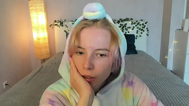 Pink Lila18 online show from September 9, 8:14 am