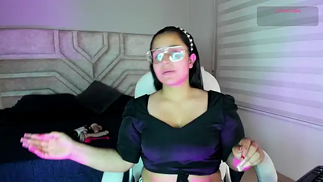 Snapshot of _adahara_queen chatting on October 14, 3:29 am  adahara queen online show from October 14, 3:29 am