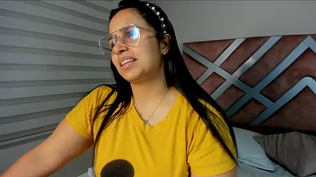 Snapshot of _adahara_queen chatting on October 20, 5:41 am  adahara queen online show from October 20, 5:41 am