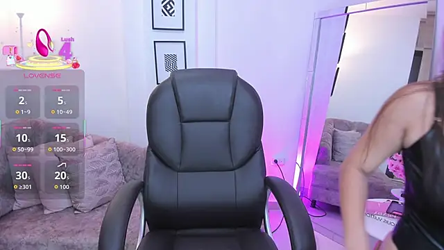 issi loren online show from November 8, 7:56 pm