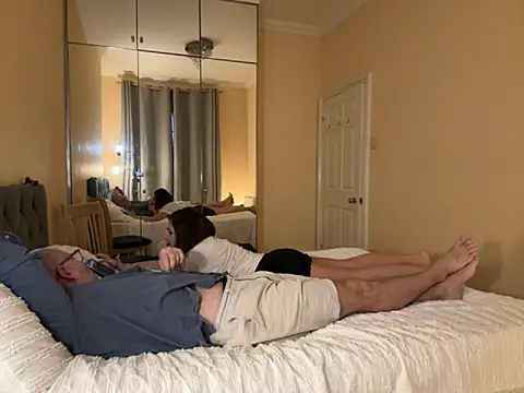 Snapshot of ViksaxBram chatting on September 24, 6:11 pm ViksaxBram online show from September 24, 6:11 pm