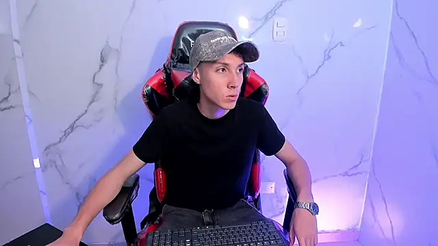 LittleDanny  online show from April 23, 2:19 pm