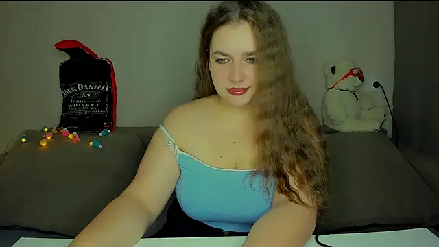 Snapshot of yourgem__ chatting on December 5, 2:31 am yourgem online show from December 5, 2:31 am