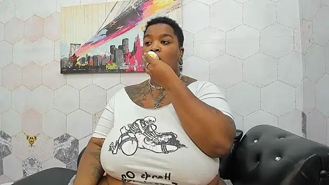 Anaa Fuentess online show from April 24, 1:13 pm