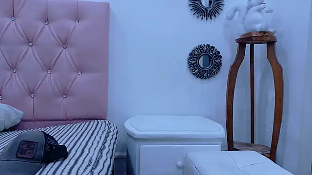 ivy scorpio online show from March 29, 5:29 am