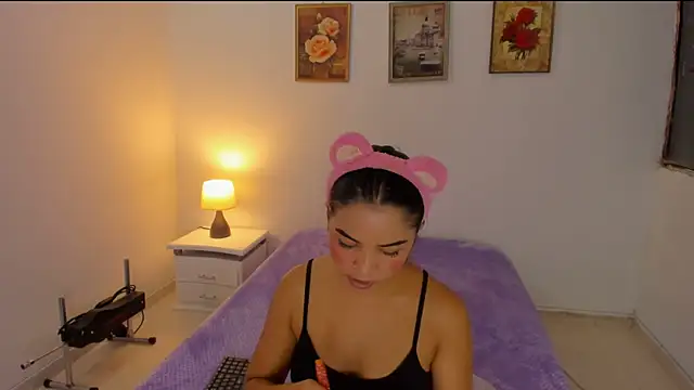 Snapshot of Valeri_13 chatting on October 23, 3:17 am Valeri 13 online show from October 23, 3:17 am