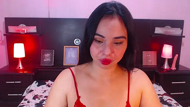 Snapshot of alyssabunnyy chatting on October 21, 10:54 pm alyssabunnyy online show from October 21, 10:54 pm