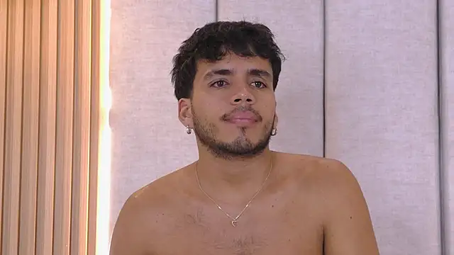 Snapshot of AlexanderJordan chatting on November 14, 12:20 am AlexanderJordan online show from November 14, 12:20 am