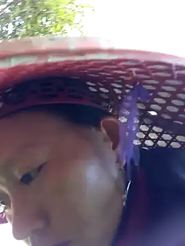 Snapshot of tcm-cute chatting on October 27, 1:20 am tcm-cute online show from October 27, 1:20 am