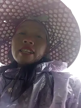 Snapshot of tcm-cute chatting on November 8, 9:42 am tcm-cute online show from November 8, 9:42 am