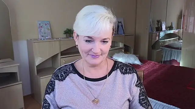 Snapshot of Vina_Vision chatting on October 8, 12:03 pm Vina Vision online show from October 8, 12:03 pm