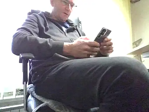 IMGTomi online show from December 22, 11:18 am