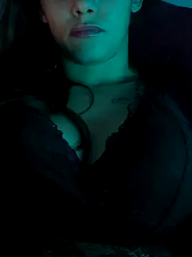 Snapshot of StrapPink chatting on November 14, 10:25 am StrapPink online show from November 14, 10:25 am