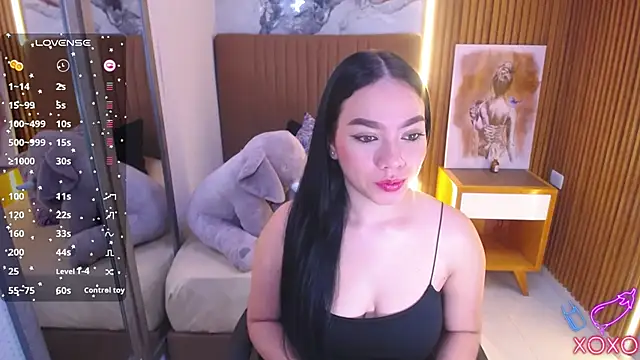 MOLLYSPENCER1 online show from September 25, 12:20 pm