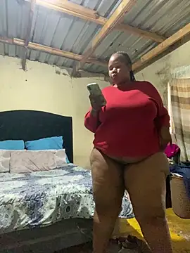 Curvycandy95 online show from April 23, 2:30 pm