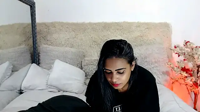 Snapshot of indianchic89 chatting on February 27, 9:25 pm indianchic89 online show from February 27, 9:25 pm