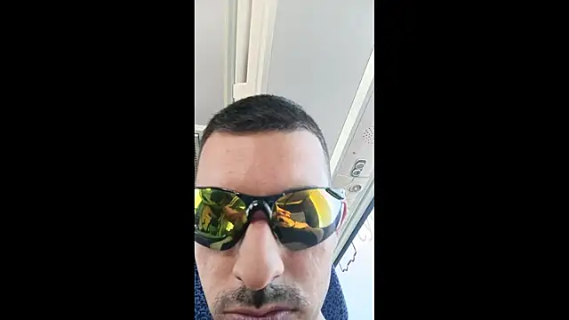 Greek crazy couple online show from October 1, 9:04 am