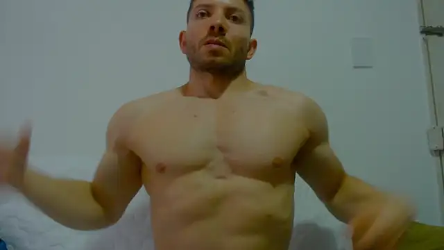 Snapshot of Rocky_Muscle chatting on May 8, 4:23 pm Rocky Muscle online show from May 8, 4:23 pm