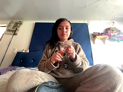 Snapshot of amanne_misa chatting on December 15, 6:56 pm amanne misa online show from December 15, 6:56 pm