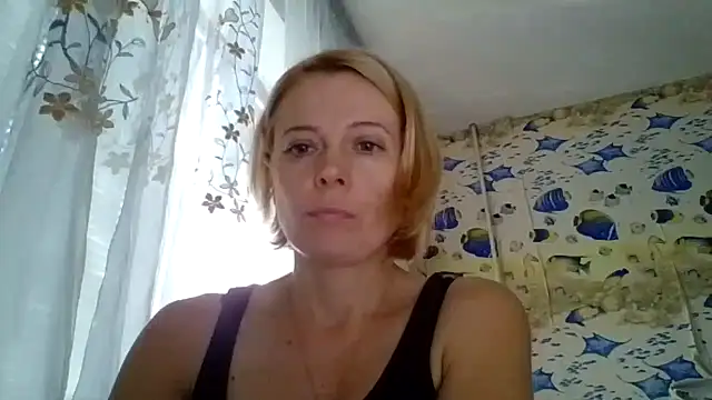 LiluXRose online show from September 15, 10:15 am