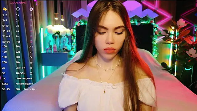 MimiFors online show from September 18, 3:58 pm