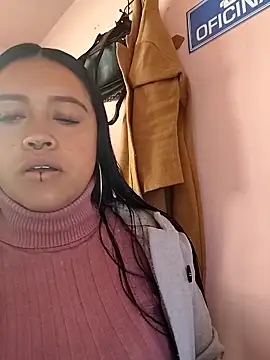 Snapshot of -Mia1 chatting on September 24, 1:25 pm -Mia1 online show from September 24, 1:25 pm