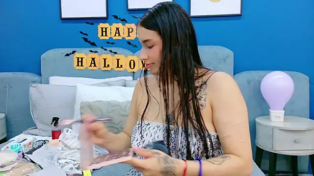 Ashley Evans22 online show from October 18, 7:58 pm