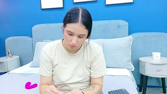 Ashley Evans22 online show from November 14, 9:13 pm