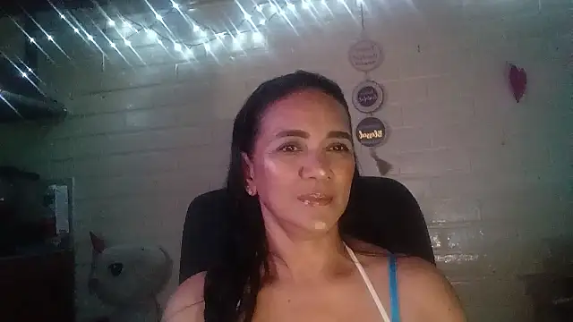 Snapshot of MiiaVelasquez chatting on March 11, 5:02 am MiiaVelasquez online show from March 11, 5:02 am