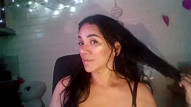 Snapshot of MiiaVelasquez chatting on March 12, 4:51 am MiiaVelasquez online show from March 12, 4:51 am