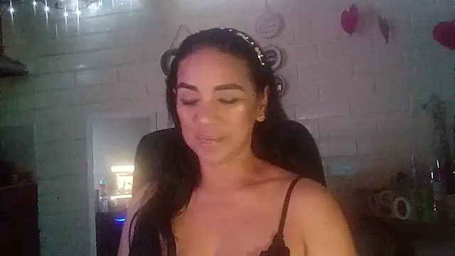 Snapshot of MiiaVelasquez chatting on March 18, 5:10 am MiiaVelasquez online show from March 18, 5:10 am