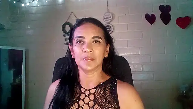 Snapshot of MiiaVelasquez chatting on April 1, 4:35 am MiiaVelasquez online show from April 1, 4:35 am