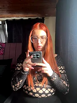 CoraVibes online show from October 28, 11:47 am