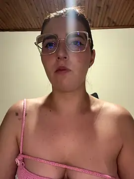 CoraVibes online show from November 16, 12:00 pm