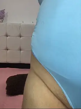 Kuromy x online show from April 21, 6:23 pm