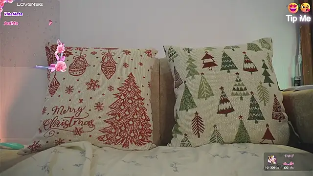 Roxybeautyy online show from October 15, 9:31 am