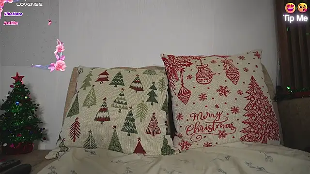 Roxybeautyy online show from November 10, 9:36 pm