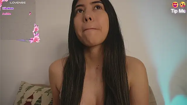 Roxybeautyy online show from March 5, 9:38 am