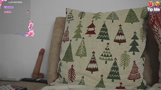 Roxybeautyy online show from April 23, 9:08 am