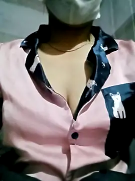 Snapshot of lomi-79 chatting on September 11, 1:39 am lomi-79 online show from September 11, 1:39 am