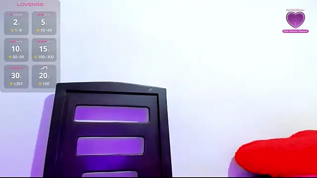 Snapshot of woman_rosse chatting on October 1, 3:01 am woman rosse online show from October 1, 3:01 am