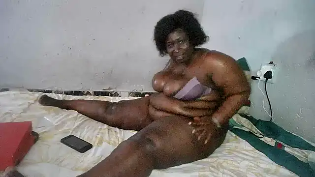 ASSQUEEN37Xx online show from September 24, 12:30 pm