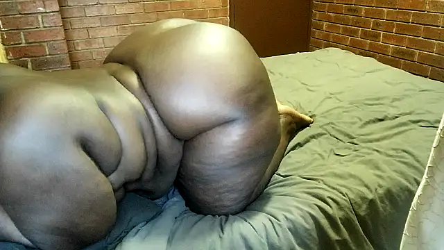 ASSQUEEN37Xx online show from October 30, 3:30 am