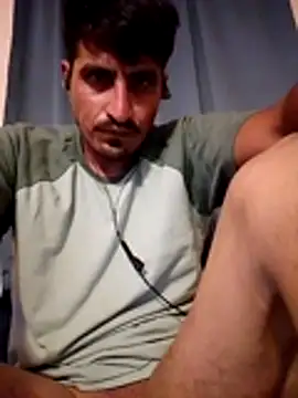 Snapshot of Arce92 chatting on June 24, 10:25 am Arce92 online show from June 24, 10:25 am