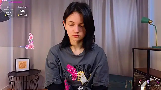 PamilaGrassle online show from October 4, 3:04 am