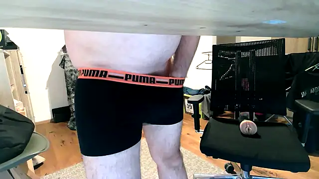 michaelm1983 online show from November 17, 8:09 am