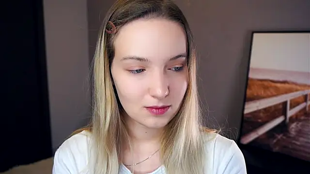 HongTomczak online show from September 25, 6:28 am