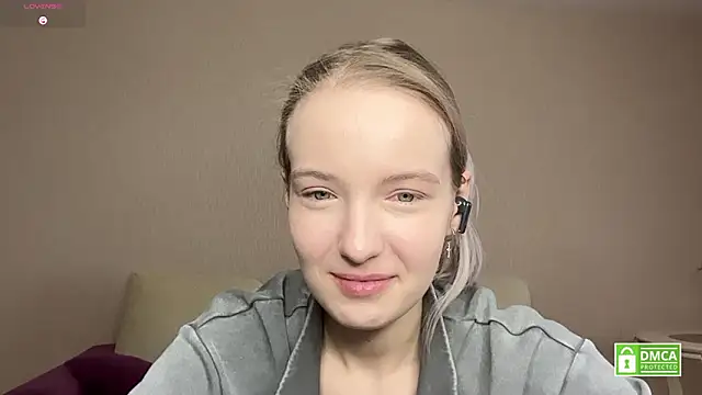 HongTomczak online show from February 24, 7:39 am