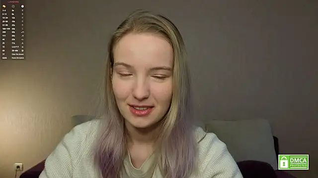 HongTomczak online show from April 20, 7:44 am