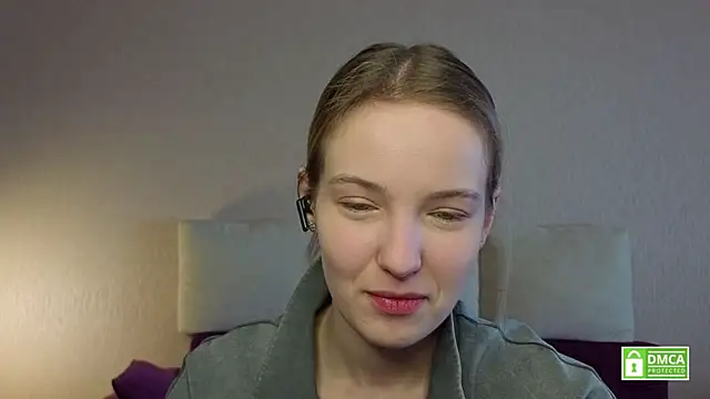 HongTomczak online show from April 24, 7:44 am